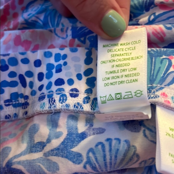 Lilly Pulitzer Athletic Shorts Blue and Pink Vibrant Design - Picture 4 of 6